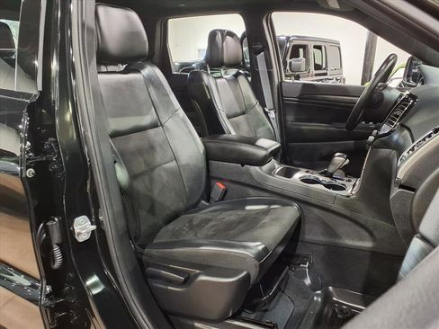 Certified 2021 Jeep Grand Cherokee Laredo X image 20