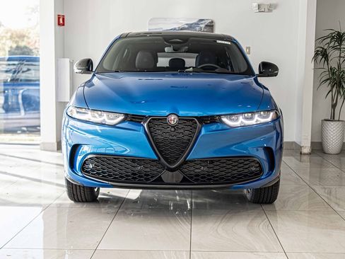 New 2025 Alfa Romeo Tonale w/ Premium Package image 2