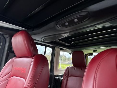 Used 2024 Jeep Wrangler Unlimited Rubicon 392 image 31