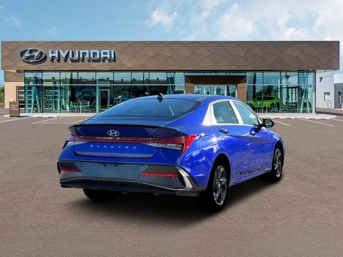 New 2026 Hyundai Elantra SEL Sport Premium FWD image 7
