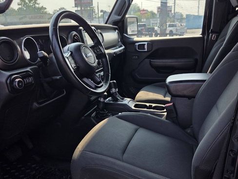 Used 2018 Jeep Wrangler Unlimited Sport S AWD/4WD image 9