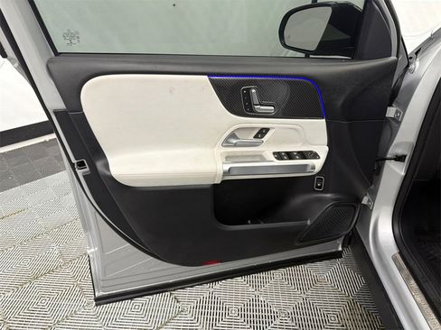 Used 2021 Mercedes-Benz GLB 250 image 11