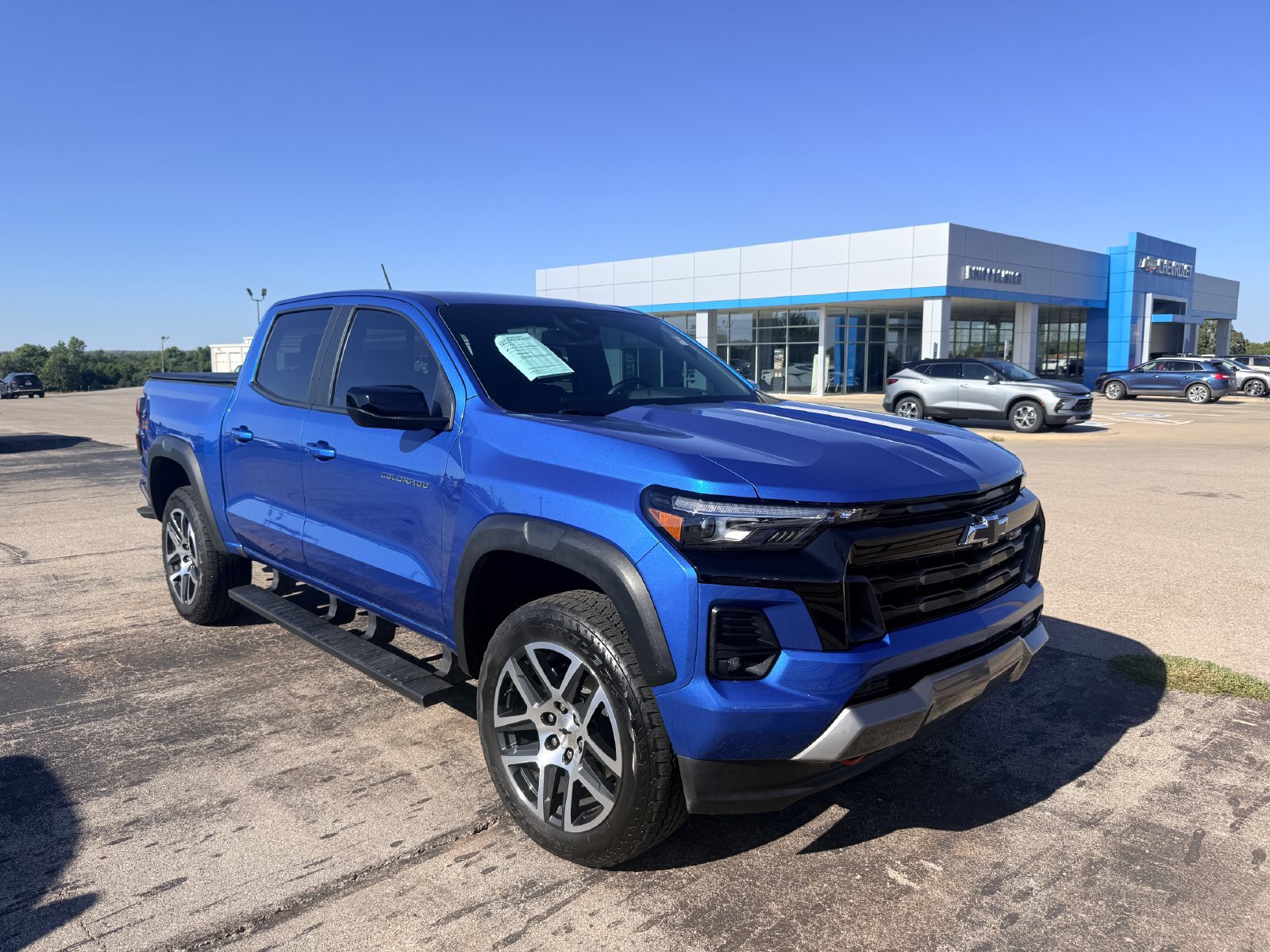 Used 2024 Chevrolet Colorado Z71 w/ Z71 Convenience Package 2 AWD/4WD image 4