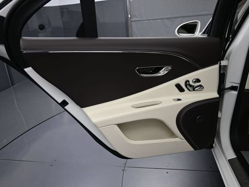 New 2026 Bentley Flying Spur Plug-In Hybrid AWD/4WD image 23