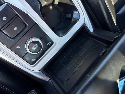 Used 2024 Ford Explorer XLT w/ Equipment Group 202A AWD/4WD image 43