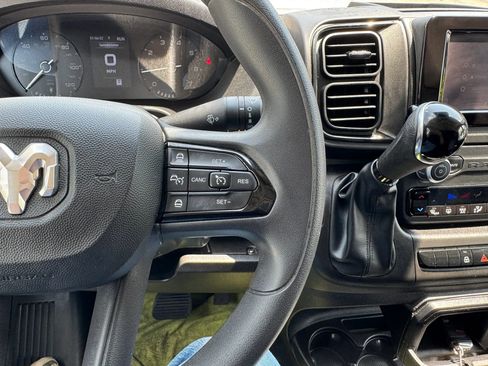 Used 2026 RAM ProMaster 2500 w/ Convenience Group FWD image 17