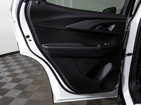 Used 2023 Chevrolet TrailBlazer RS w/ Convenience Package image 35