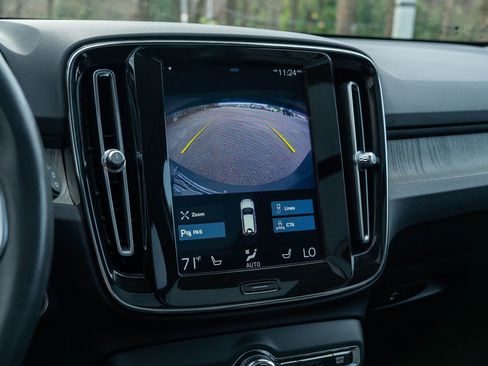 Used 2020 Volvo XC40 T5 Inscription image 24