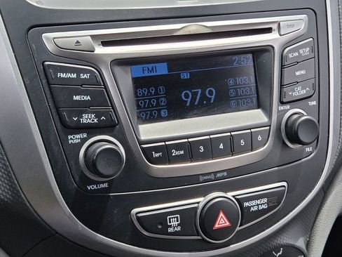 Used 2016 Hyundai Accent SE FWD image 25