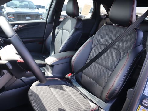 New 2025 Ford Escape ST-Line w/ Tech Pack #1 image 30