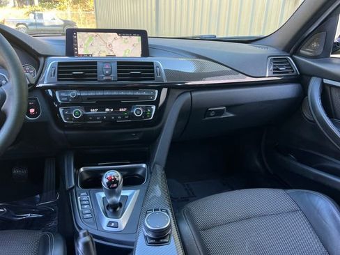 Used 2018 BMW M3 image 19