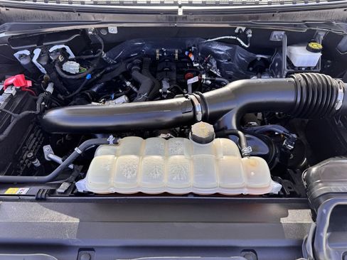 Used 2024 Ford Expedition Limited image 31