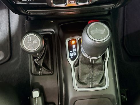 Used 2023 Jeep Wrangler Sahara image 25