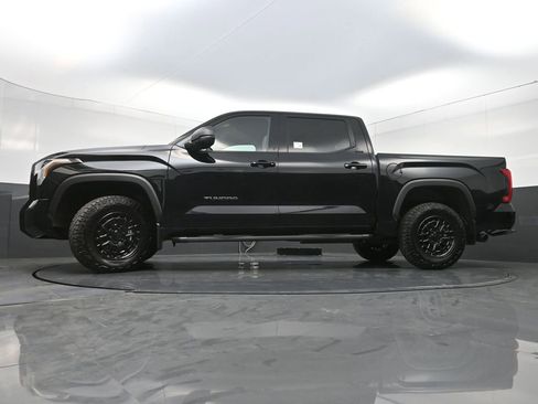 Used 2025 Toyota Tundra SR5 w/ SR5 Premium Package AWD/4WD image 29