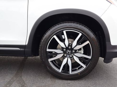 Used 2021 Honda Pilot Touring image 11
