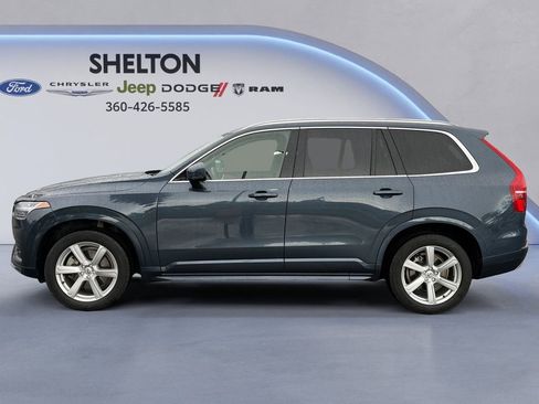 Used 2022 Volvo XC90 T6 Momentum image 2