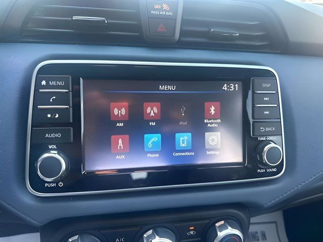 Used 2023 Nissan Versa SV FWD image 7