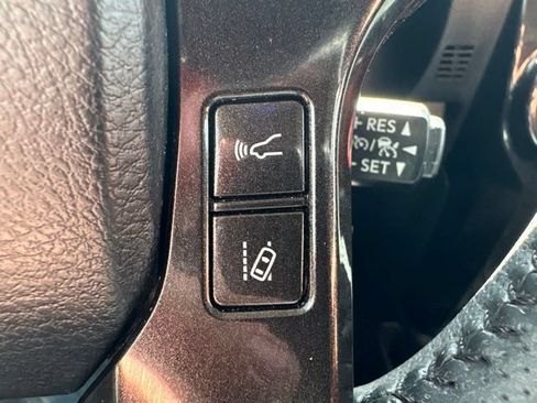 Used 2020 Toyota 4Runner TRD Off-Road AWD/4WD image 27
