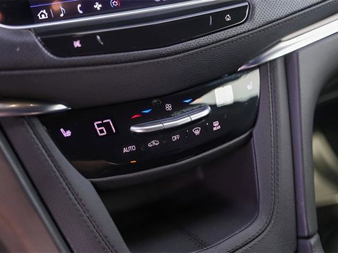 Used 2025 Cadillac XT5 Luxury image 19