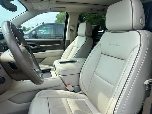 Used 2023 GMC Yukon Denali w/ Denali Reserve Package AWD/4WD image 40