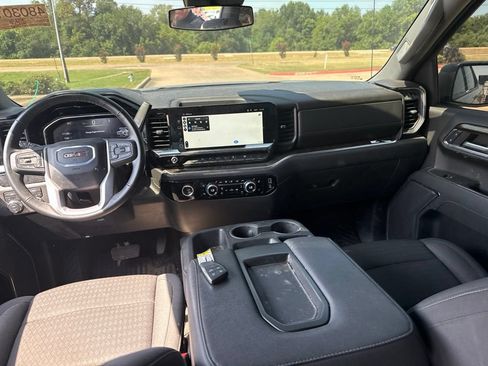 Used 2024 GMC Sierra 1500 Elevation AWD/4WD image 4