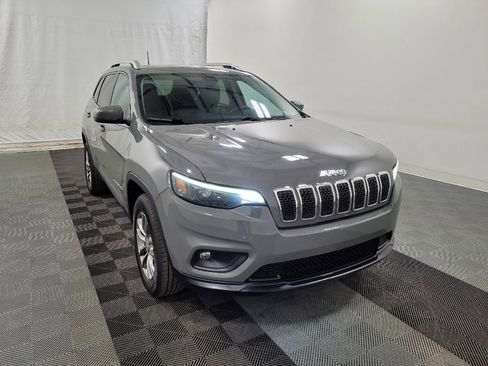 Used 2020 Jeep Cherokee Latitude Plus w/ Comfort/Convenience Group AWD/4WD image 13