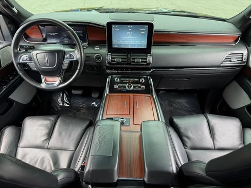 Used 2021 Lincoln Navigator L Reserve image 16