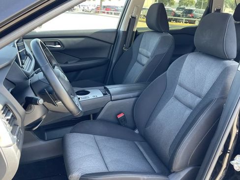Used 2025 Nissan Rogue SV FWD image 24