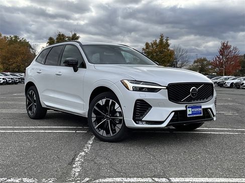 New 2026 Volvo XC60 B5 Plus w/ Protection Package Premier AWD/4WD image 2