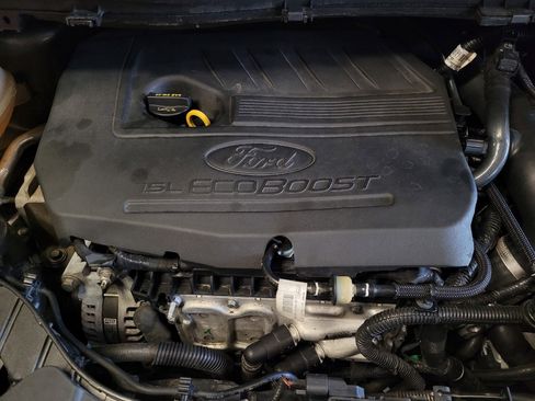 Used 2018 Ford Escape SE w/ SE Sync 3 Package AWD/4WD image 30