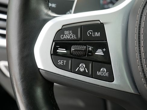 Used 2022 BMW X5 M50i image 19