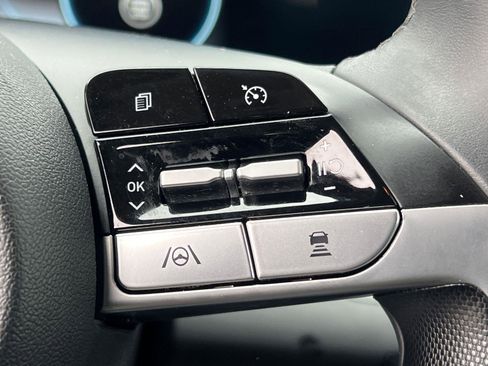 Used 2023 Hyundai Elantra SEL w/ Convenience Package image 25