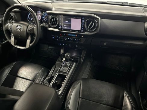 Used 2021 Toyota Tacoma TRD Off-Road w/ TRD Premium Off Road Package AWD/4WD image 12
