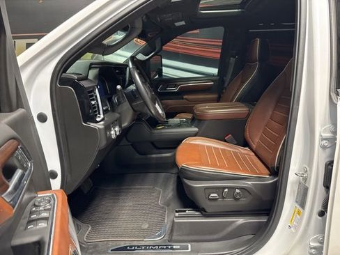 Used 2024 GMC Sierra 3500 Denali Ultimate image 4