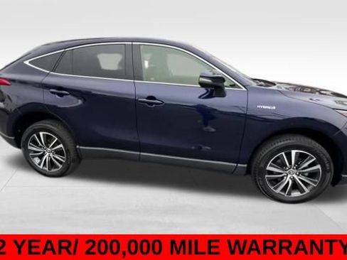 Used 2021 Toyota Venza LE w/ Carpet Mat Package (TMS) AWD/4WD image 8
