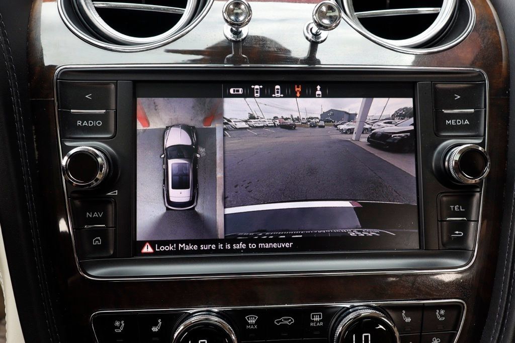 Used 2019 Bentley Bentayga AWD/4WD image 26