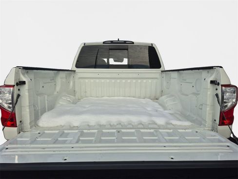Used 2023 Nissan Titan SV image 22