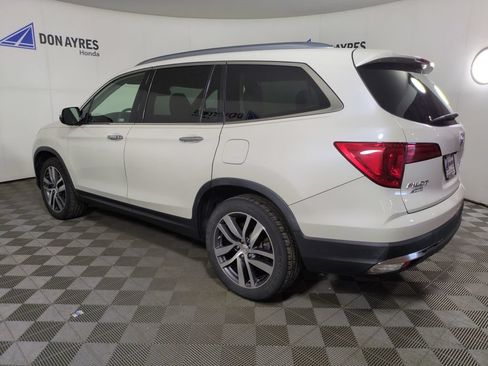 Used 2017 Honda Pilot Touring image 3
