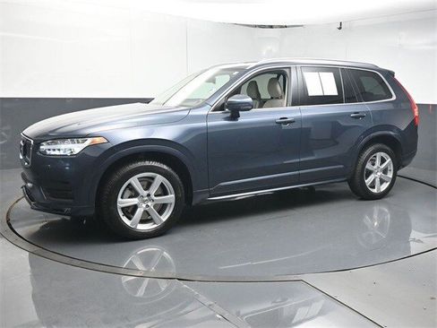 Used 2021 Volvo XC90 T5 Momentum w/ Climate Package image 4