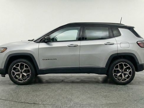 Used 2025 Jeep Compass Limited AWD/4WD image 5