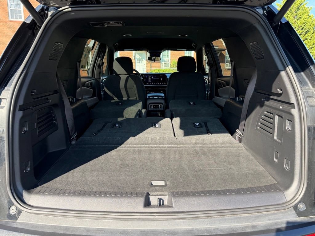 Used 2024 Chevrolet Traverse LT FWD image 38