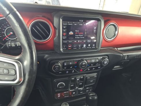 Used 2019 Jeep Wrangler Unlimited Rubicon AWD/4WD image 27