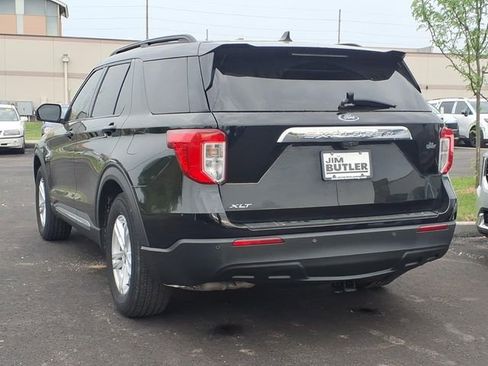 Used 2022 Ford Explorer XLT image 5