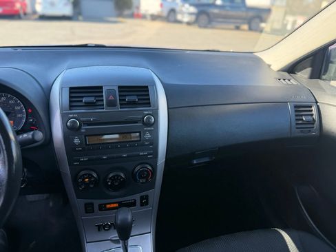 Used 2010 Toyota Corolla S image 28