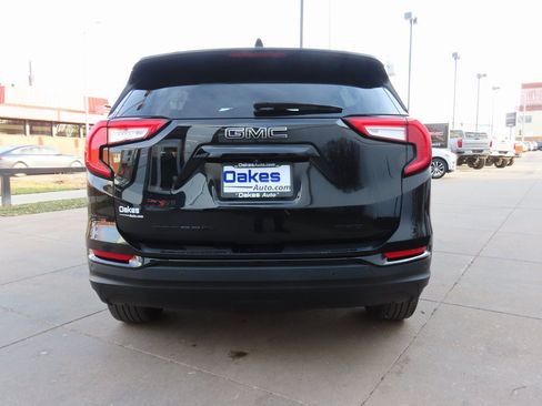 Used 2022 GMC Terrain SLT w/ Tech Package image 6