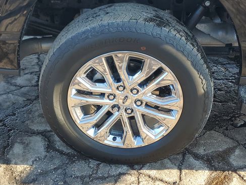 Used 2024 Ford F150 Lariat w/ Equipment Group 502A High AWD/4WD image 7