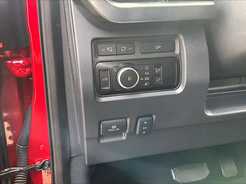 Used 2024 Ford F250 Lariat w/ Sport Appearance Package AWD/4WD image 36