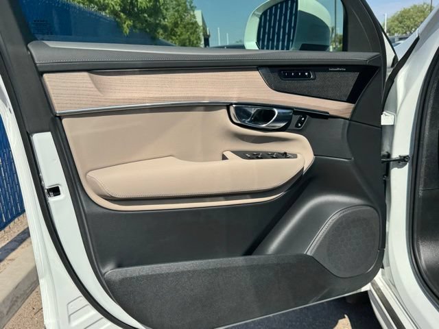 New 2026 Volvo XC90 T8 Plus w/ Protection Package AWD/4WD image 13