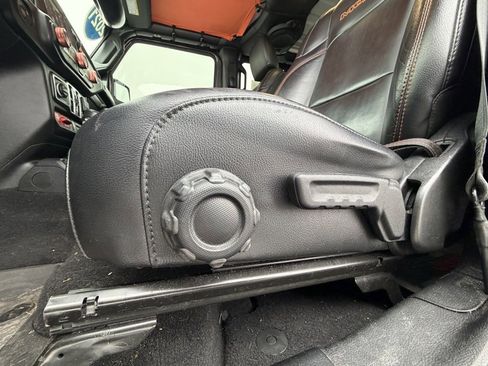 Used 2021 Jeep Gladiator Mojave image 11