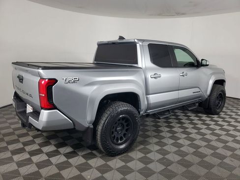 Used 2025 Toyota Tacoma TRD Sport image 4